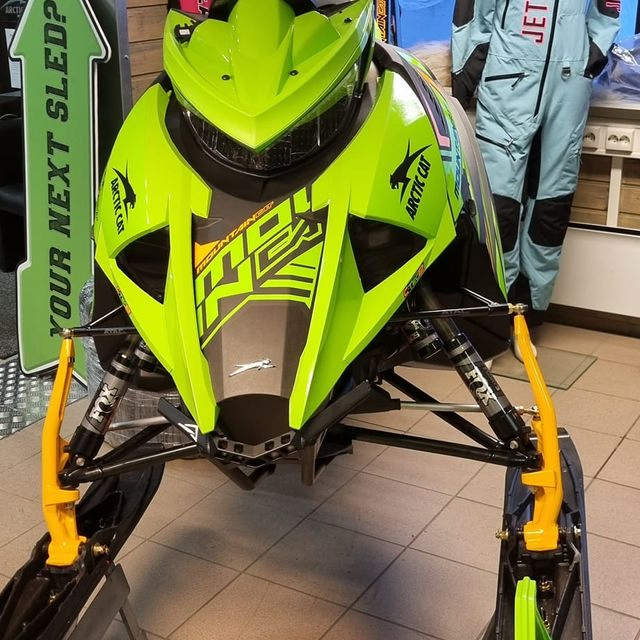 En snøscooter til utstilling